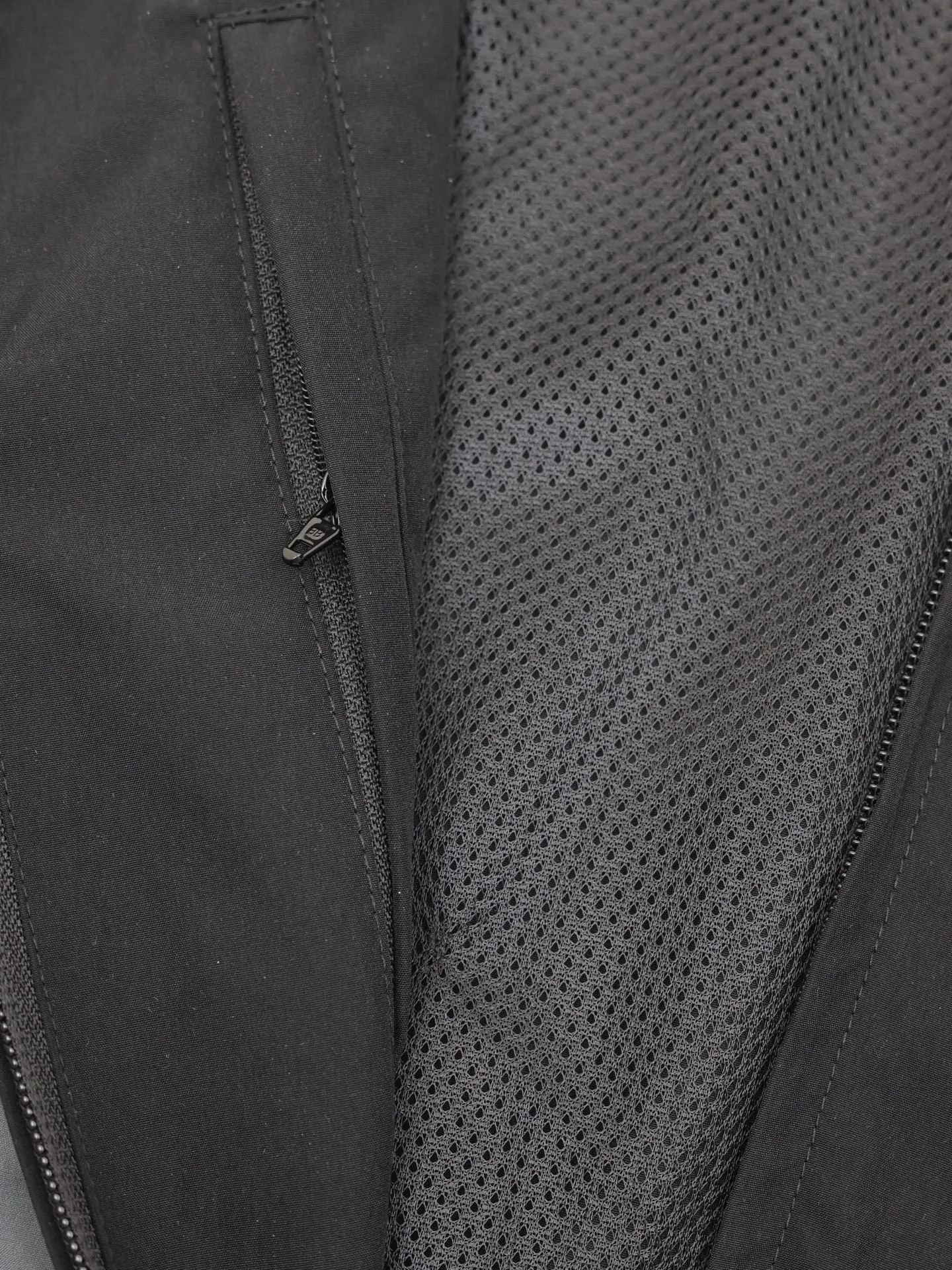Balenciag*/ 25New Arrival Loop sports icon ， ， Breathable。 3D ， Loop sports icon ， ， ， ，Breathable ， 99%。 Size：S/M/L